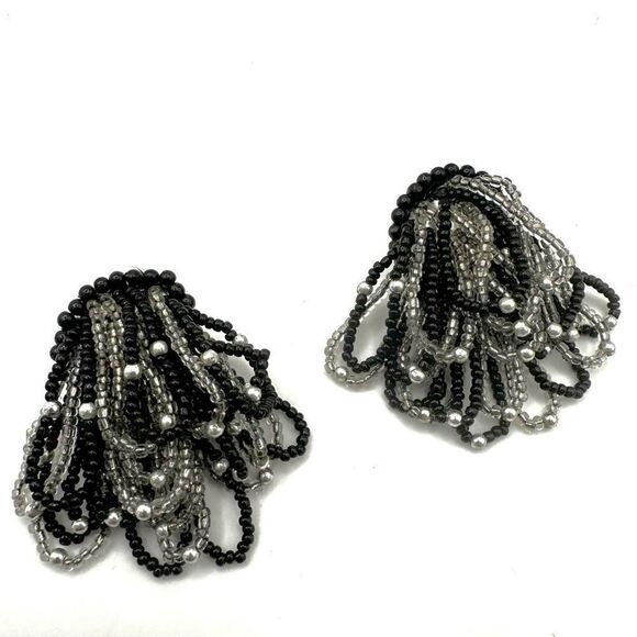Black and silver tone beaded multi strand beaded clip on vintage earrings - Picture 2 of 8